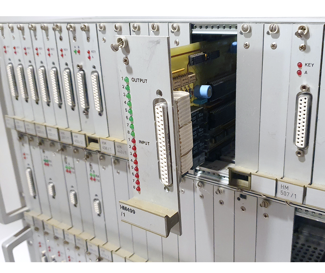 Elektronisk styring til industri og facility – service og reparation af professionelt styringsudstyr hos PA Elektronik.