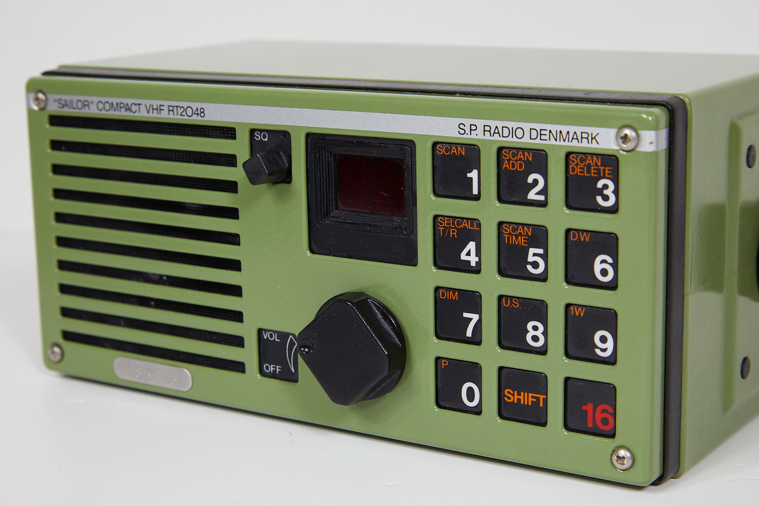 Sailor marineradio til fejlfinding, service og funktionskontrol hos PA Elektronik.